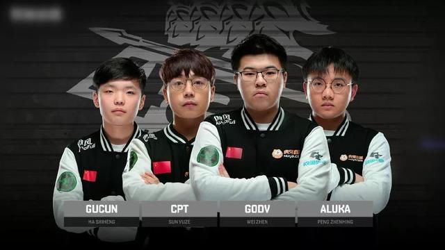 程几乎扮演